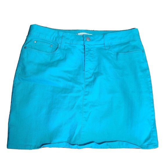 CROFT & BARROW Stretch Solid All Light Blue Denim Jean Skort Womens Size 12